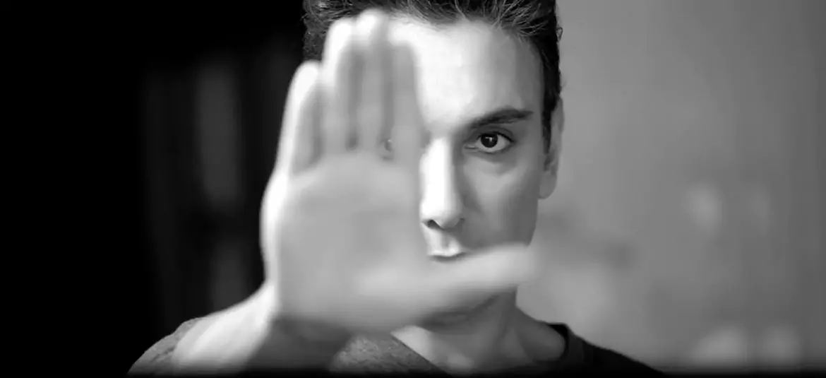 زندگی نامه شادمهر عقیلی